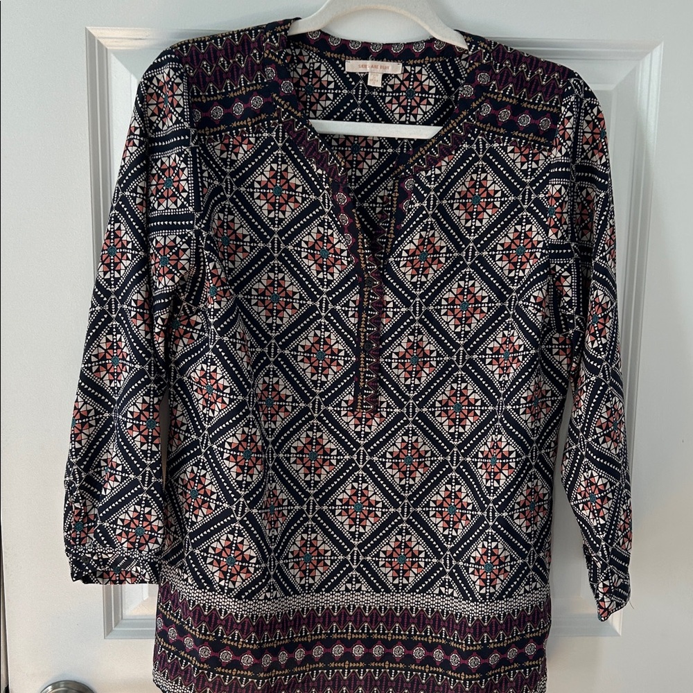 Skies Are Blue Multicolor Geometric Top